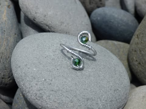 Bague Émera – Acier inoxydable & pierres vertes